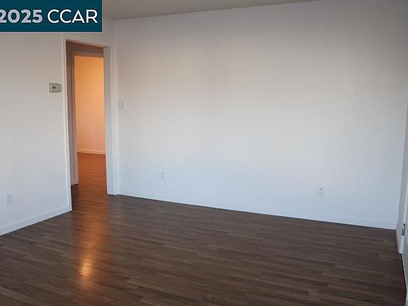 5th image of 827 33rd St #827