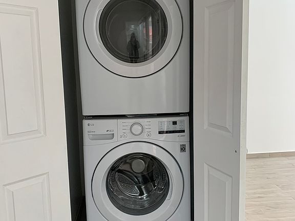 3rd image of 9525 Avenue M APT 1