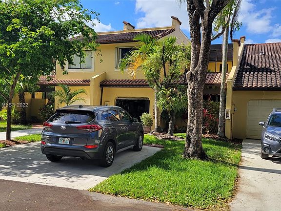 2nd image of 9839 Costa Del Sol Blvd #E-104