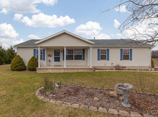 13946 Northmoor Dr, Cement City, MI 49233