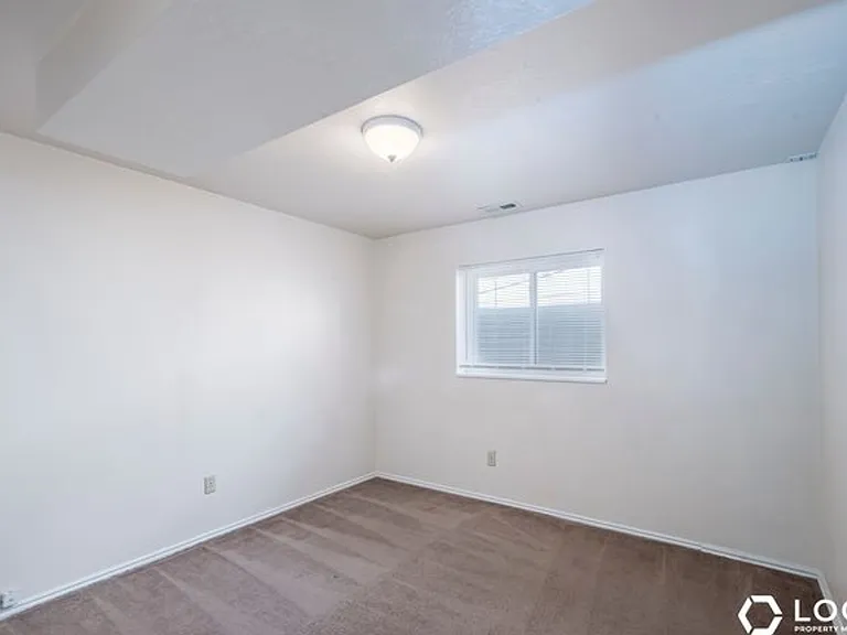 3377 S 2410 E #B — Photo 18