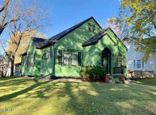 809 N Broadway St, Watertown, SD 57201