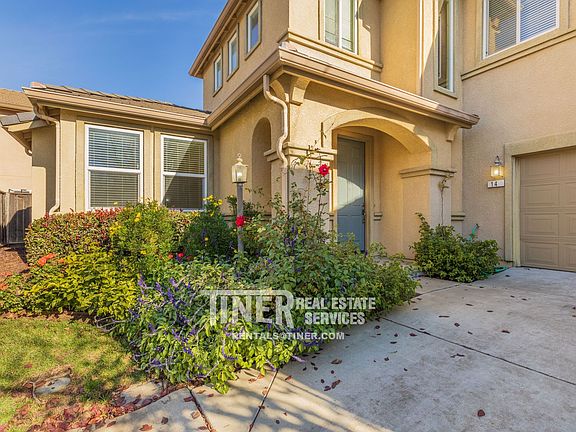 4th image of 14 Crystal Coast Pl