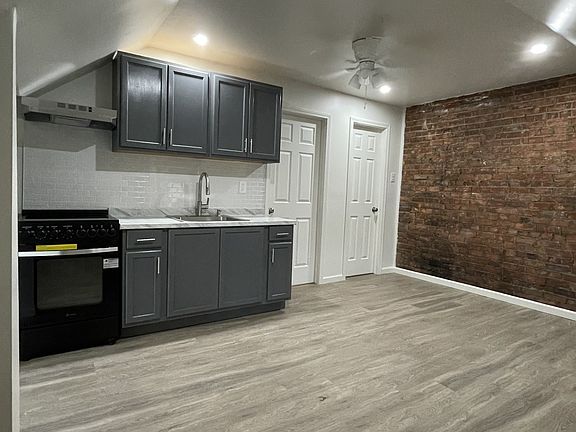 3rd image of 1533 W Hancock St #3E
