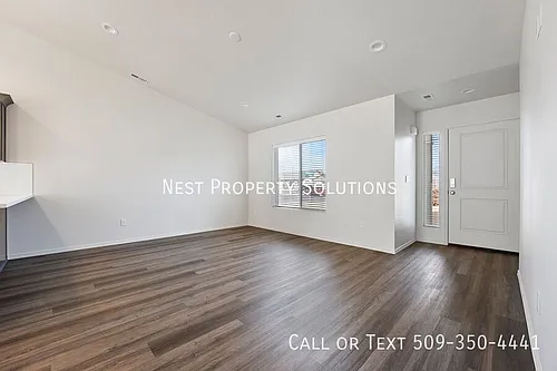 422 N Washington St Photo 1