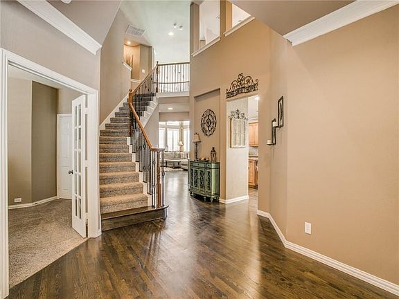 5th image of 211 Crenshaw Dr