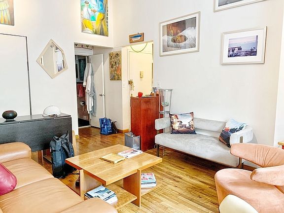 2nd image of 133 W 80th St APT 6