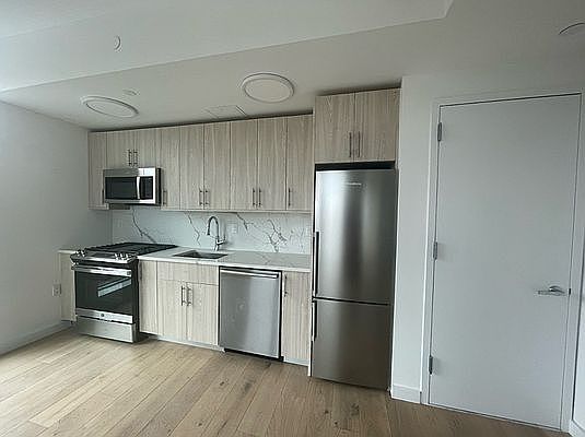 3rd image of 1516 Park Ave #11C