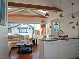 234 Descanso Ave, Avalon, CA 90704