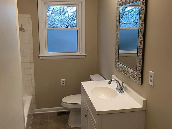 5th image of 1579 Halsted Ct
