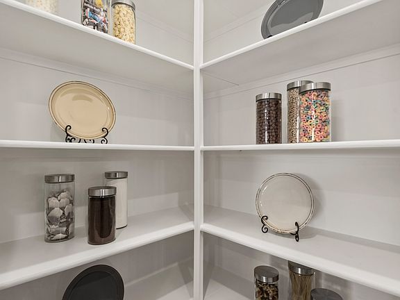 Kitchen pantry