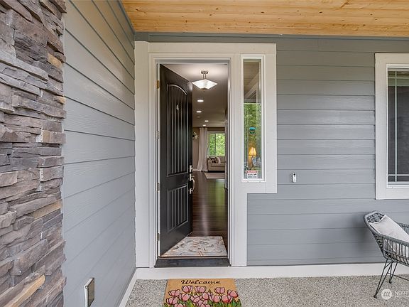 4th image of 3211 102nd Avenue NE