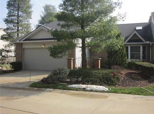 1861 Indian Hills Trl, Akron, OH 44313