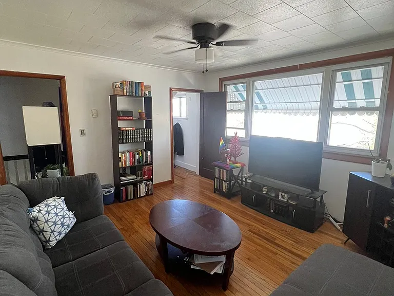 1022 N Webster Ave #2 — Photo 4