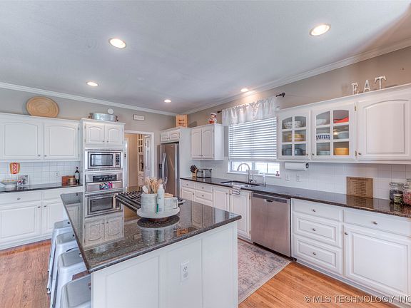 3rd image of 5520 E 89th Ct