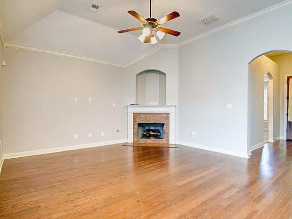 3rd image of 1379 Sawmill Creek Ln