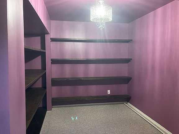 3rd image of 178 Llandwood Ct