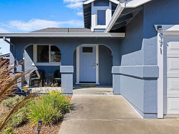 4th image of 971 Hacienda Circle