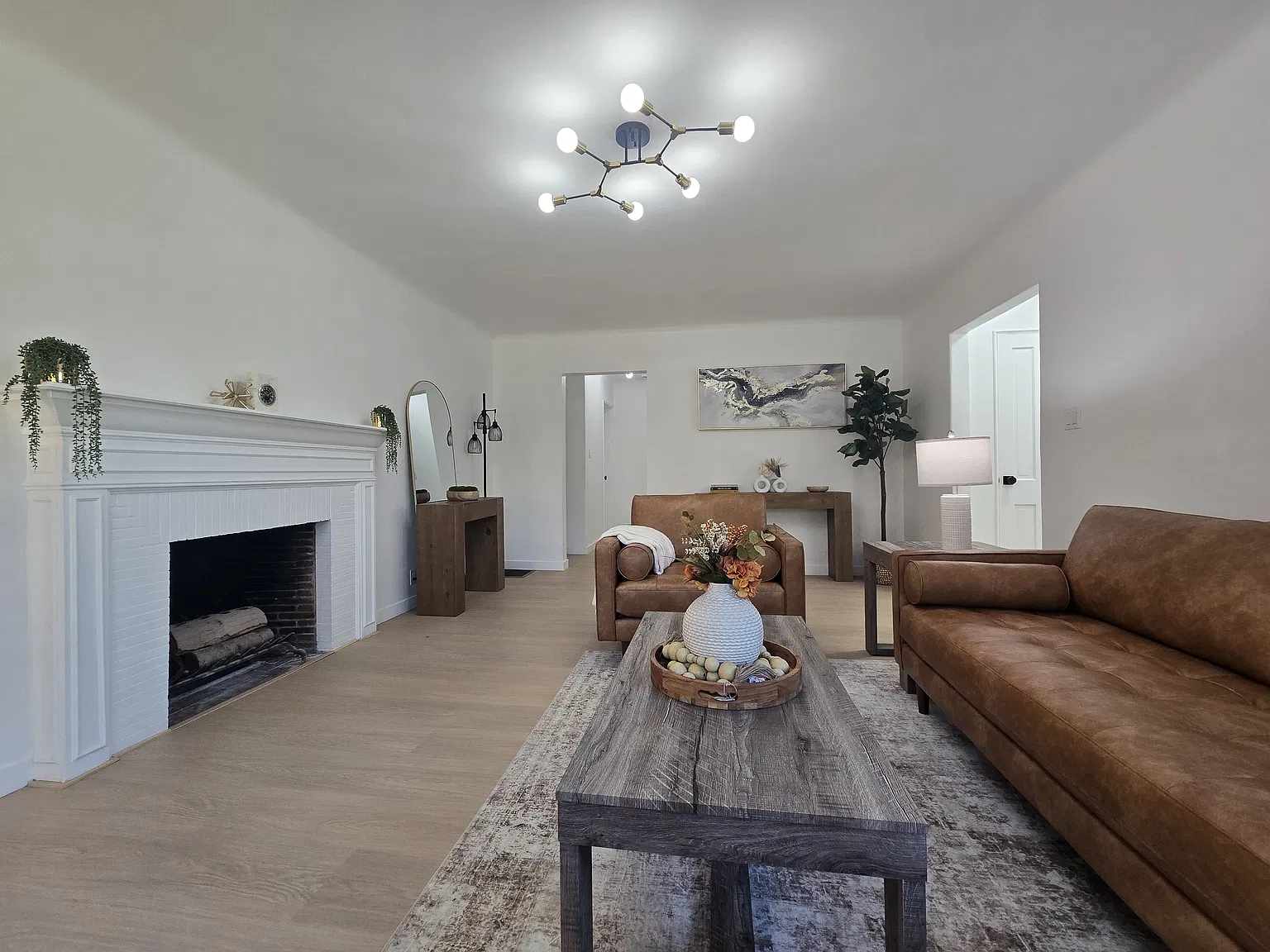 2 bed, 1100 sqft, $5,000 — Photo 4