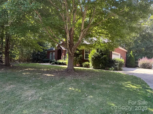 37661 Timber Ridge Ln, New London, NC 28127