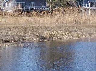 24 Brush Hill Rd, Narragansett, RI 02882