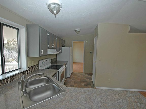 3rd image of 844 N Glade Dr