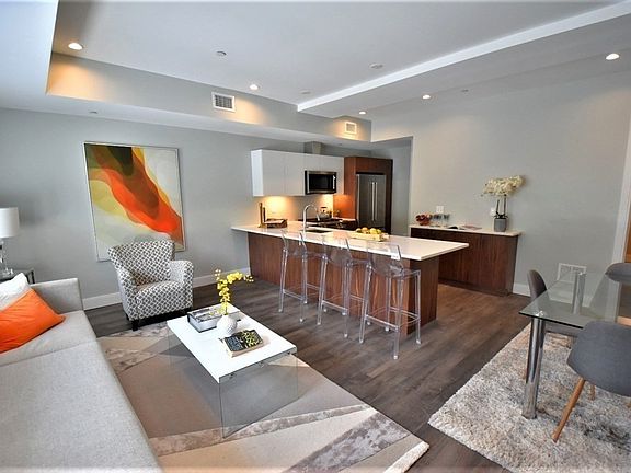 4th image of 257 Walden St #257