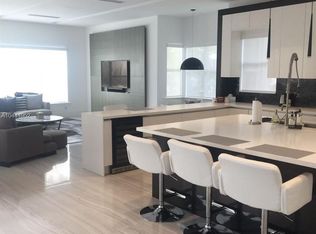 1250 Harbor Ct, Hollywood, FL 33019