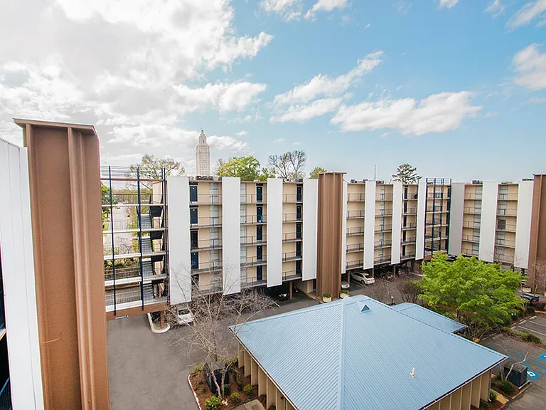 Lake Towers — Photo 16
