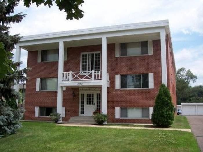 Lexington Twin Apartments