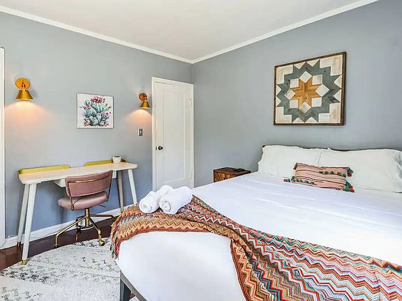 5th image of 826 Chapman Ave #1
