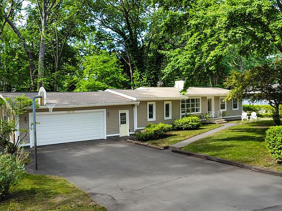 3rd image of 15116 Echo Ct