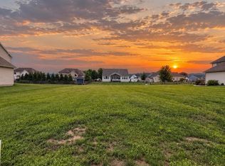1086 Springcrest Dr, Waterville, OH 43566