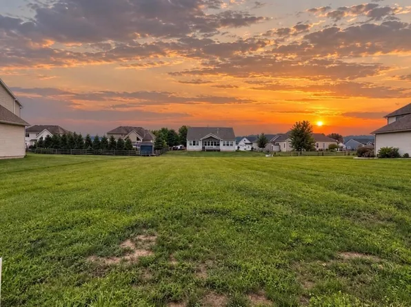 1086 Springcrest Dr, Waterville, OH 43566