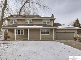 1000 Suzanne Ave, Papillion, NE 68046