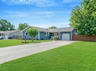 50 2nd Ave, Medford, NY 11763