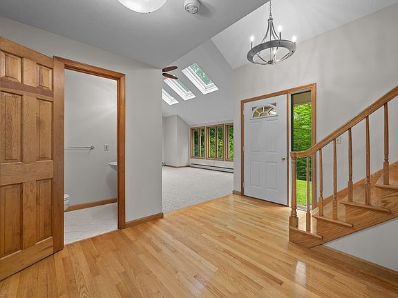 5th image of 75 Allen Rd