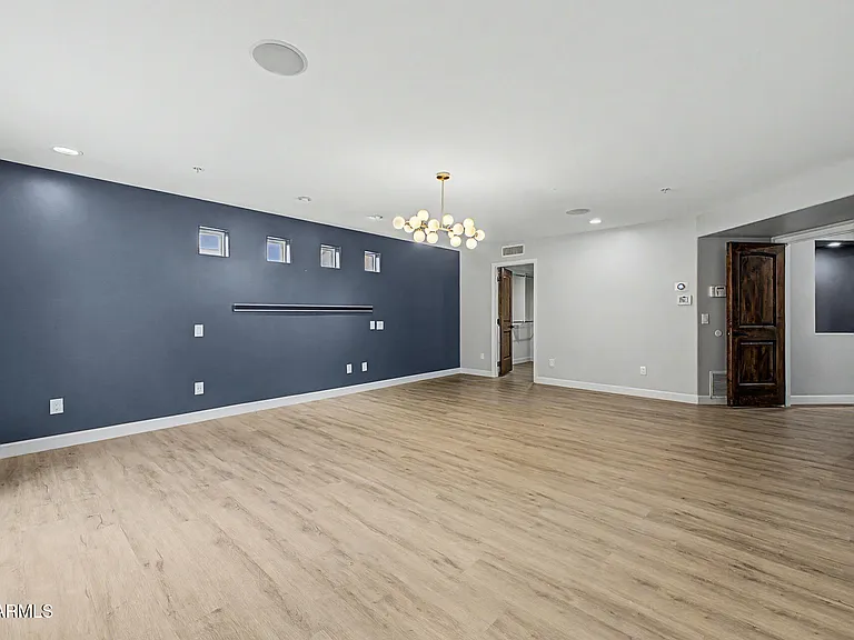 2311 E Colter St — Photo 18