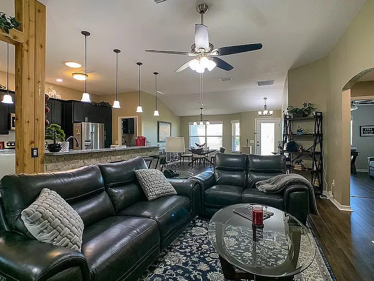 1914 Armondo Dr — Photo 22