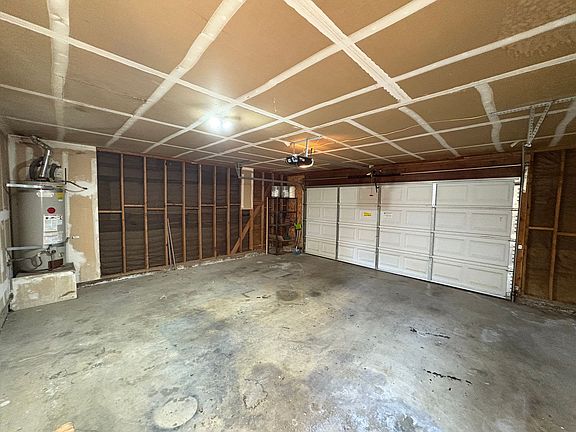 4th image of 1345 E Castleview Ave