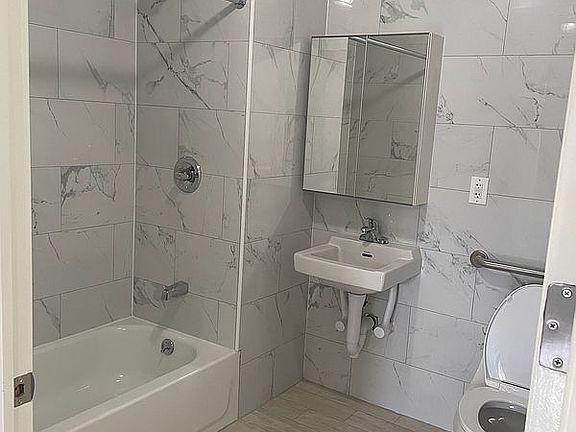 5th image of 614 51st St #1A