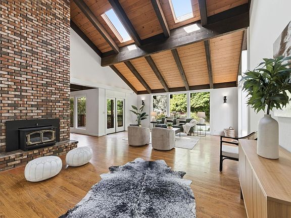 4th image of 1517 Manzanita Avenue