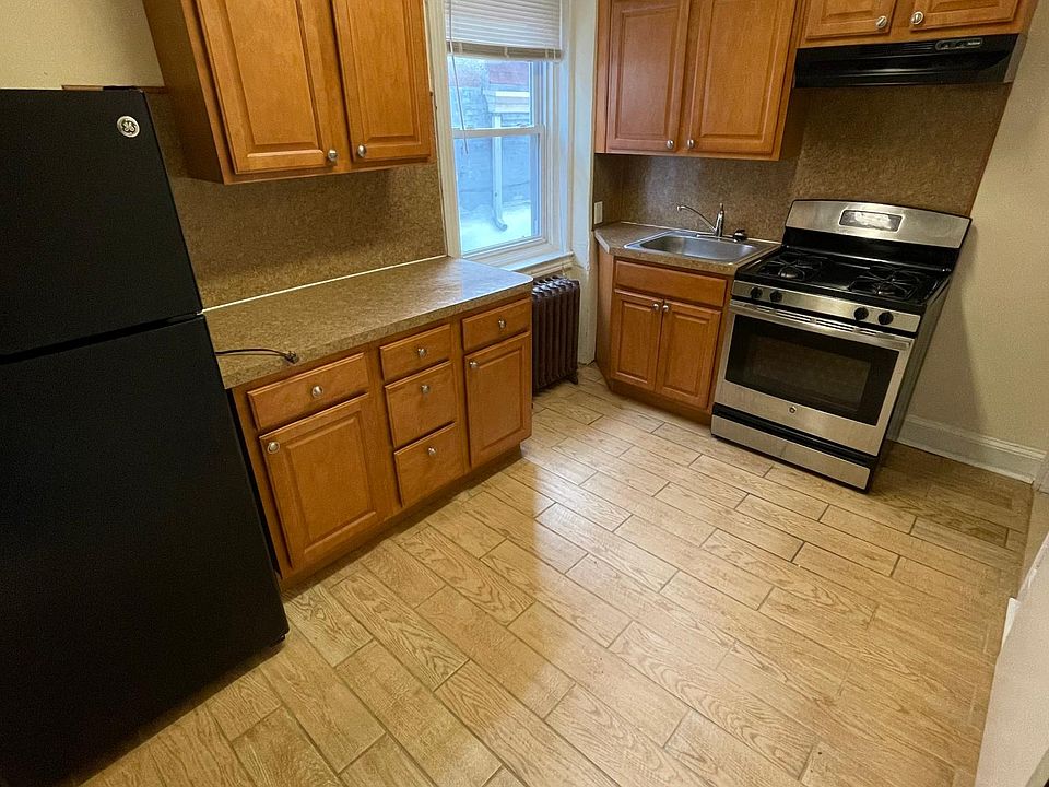 1st image of 4322 Walnut St Floor 3