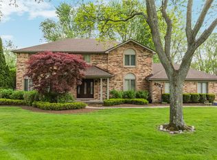 4700 S Valleyview Rd, West Bloomfield, MI 48323