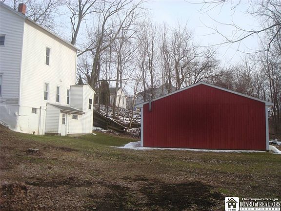 5th image of 113 Prospect St