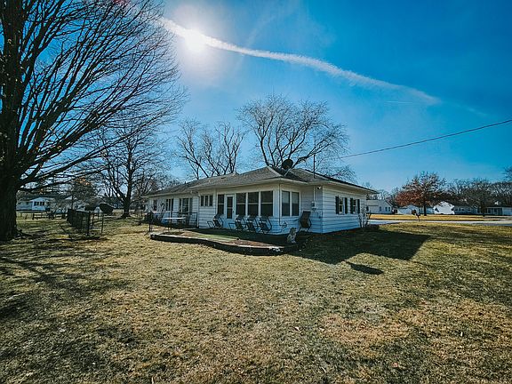 4th image of 2 Crescent Ct