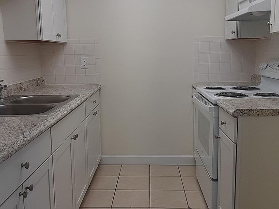 2nd image of 300 S Gunn Ave APT 3