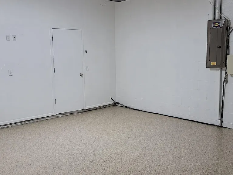 1324 Franford Dr — Photo 34