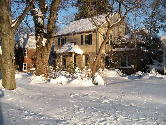 Yes, it does snow occasionally