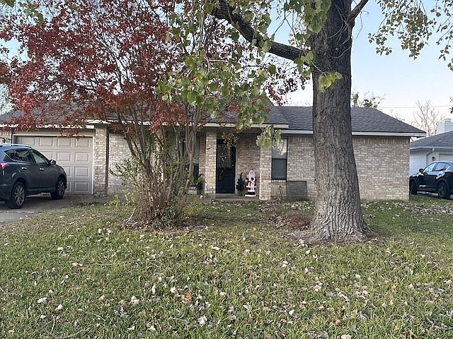 1st image of 812 Meadowdale Dr